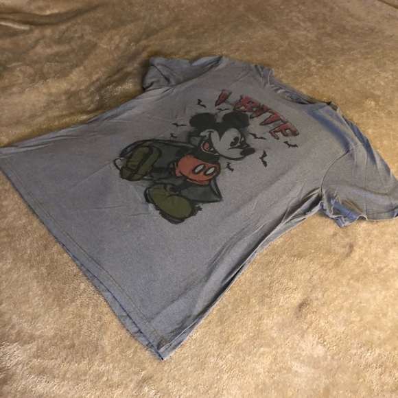 Mickey Mouse Vampire 🧛♂️ Tee shirt in 2XL - Picture 2 of 8